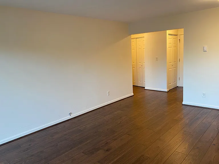 400 W Roy St #401 — Photo 6