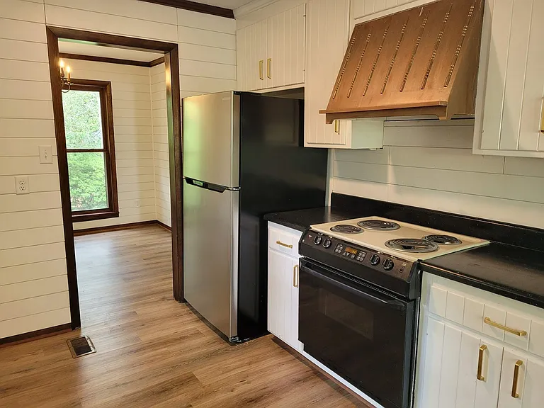 2112 Westfield Dr — Photo 9
