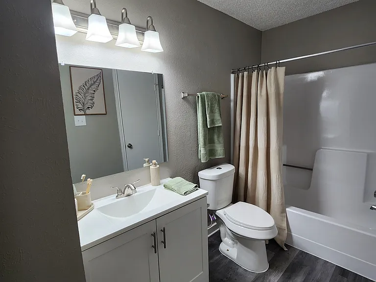 Broadway Villas — Photo 7