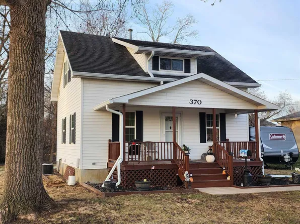 370 E Myrtle St, Virginia, IL 62691