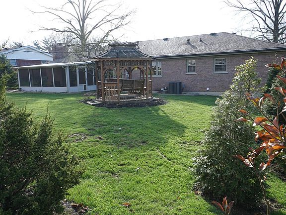 3rd image of 3120 Lawrence Dr
