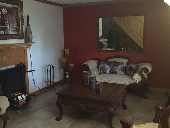 3rd image of 10 Audrey Ave