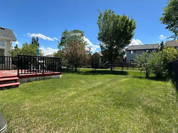264 Everwillow Grn SW, Calgary, AB T2Y 4V9