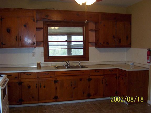 3rd image of 122 W Washington St