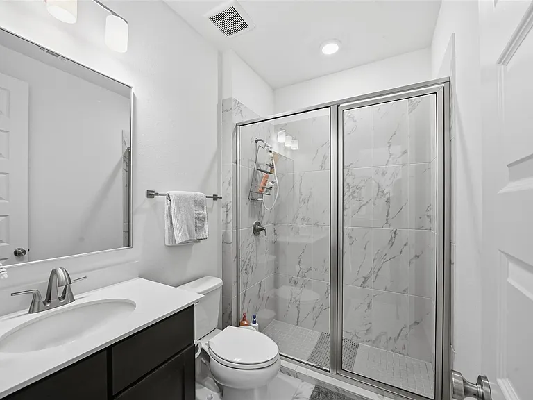 8022 Hingham Ln — Photo 11