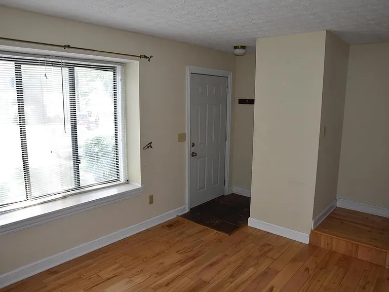 6462 Cranston Way — Photo 3