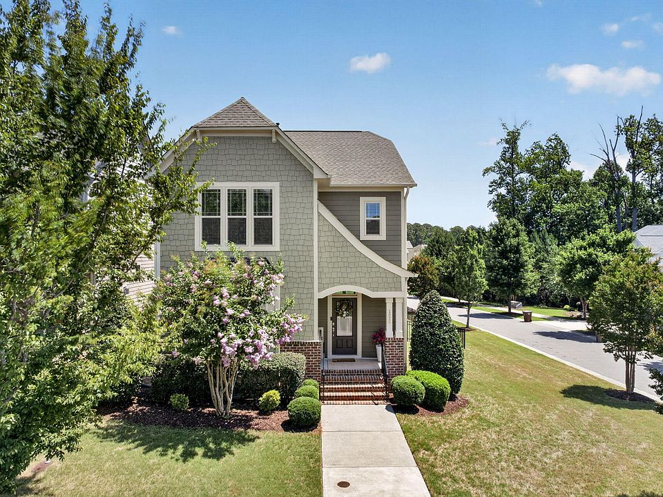 1st image of 1025 Woodland Grove Way