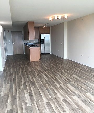2nd image of 9715 Woods Dr Unit 1209