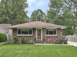 4695 Martin Dr, North Olmsted, OH 44070