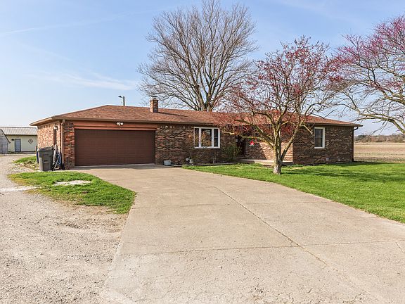 3rd image of 10445 Maze Rd