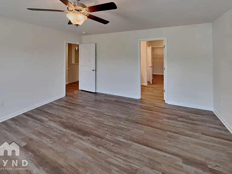 2331 Meadow Stream Dr — Photo 8