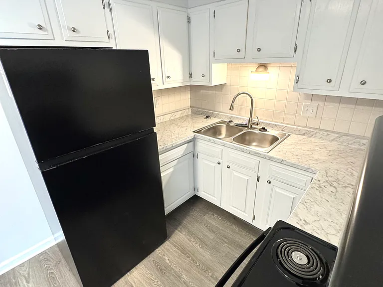 Madison Place Apartments — Photo 20