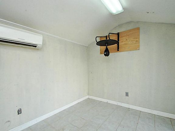 5th image of 15934 Highland Brook Dr