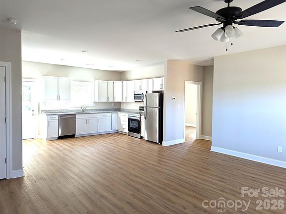 5th image of 1613 N Sutherland Ave