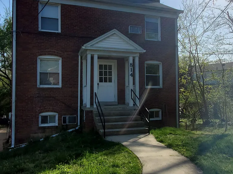 814 Greenwood Cir #3 — Photo 2