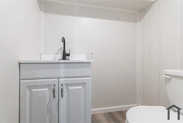 5745 Hunter St — Photo 26