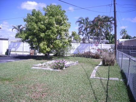 5th image of 617 NE 2nd St
