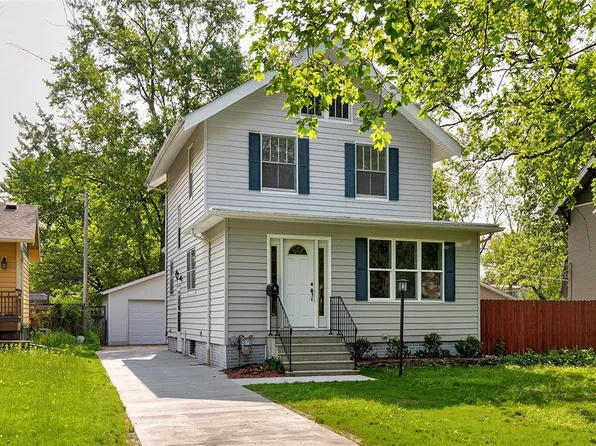 1231 44th St, Des Moines, IA 50311