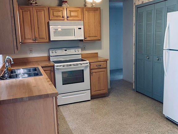 Home For Sale In Skyline