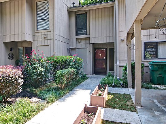 3rd image of 3571 Post Oak Trl