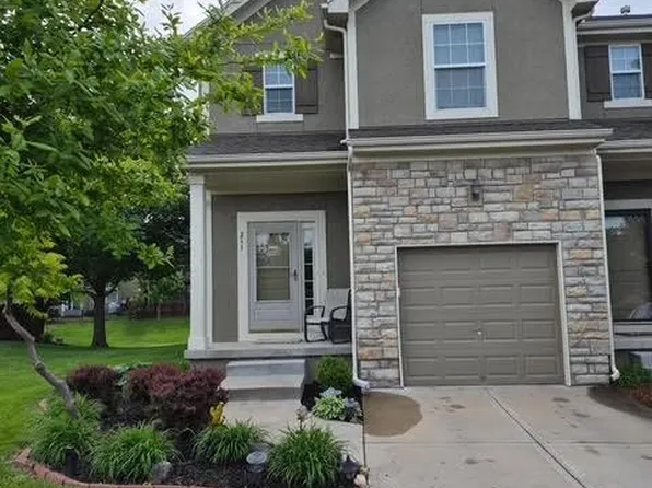 211 N Laurel St, Gardner, KS 66030