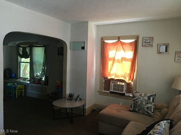 2nd image of 1411 W 21st St