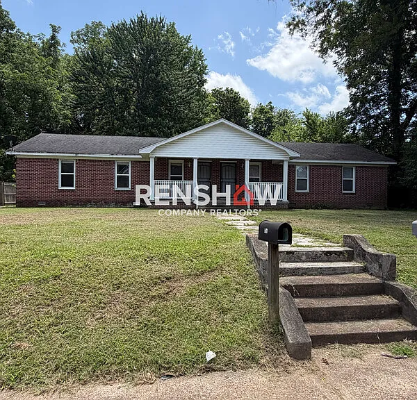 1816 E Mitchell St — Photo 2