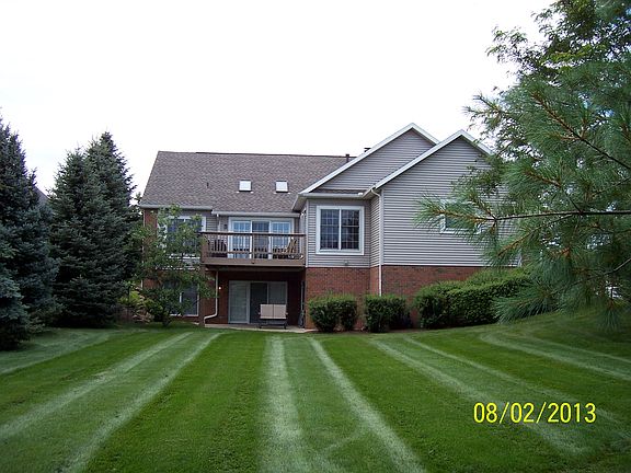 private rear lawn with culdesac