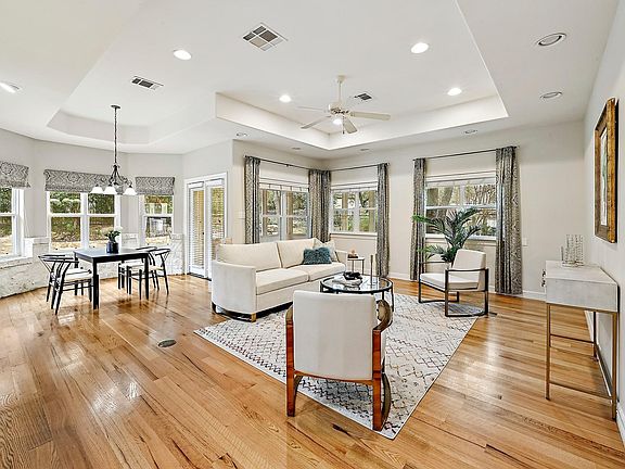 5th image of 22 Hedgebrook Way