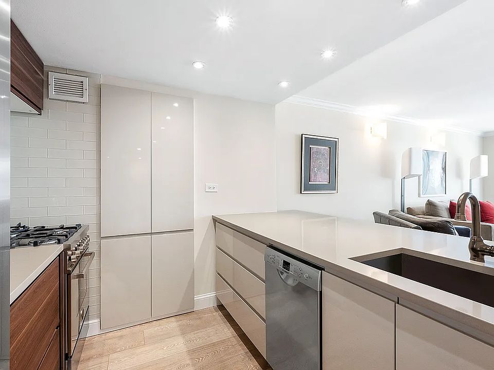 2nd image of 395 Greenwich St Unit 4C