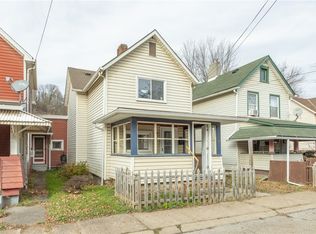 8 Greenwich St, Natrona Heights, PA 15065