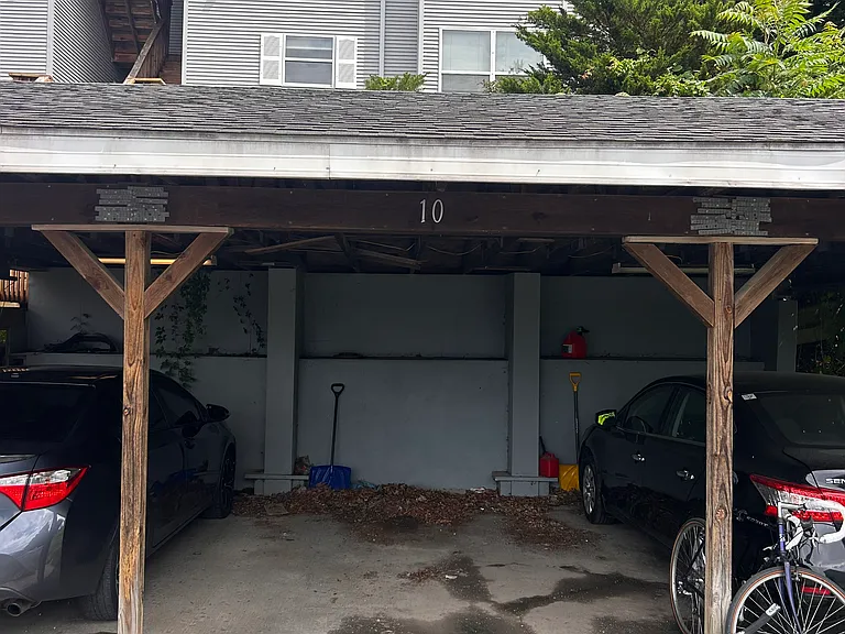 200 Stewart Ln #10 — Photo 16