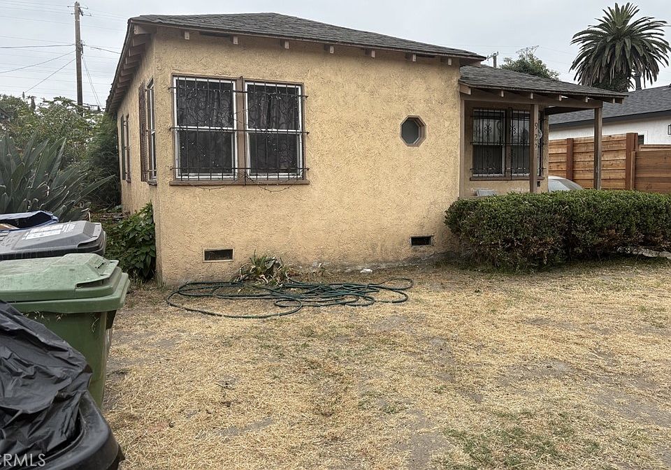 1st image of 922 E 97th St