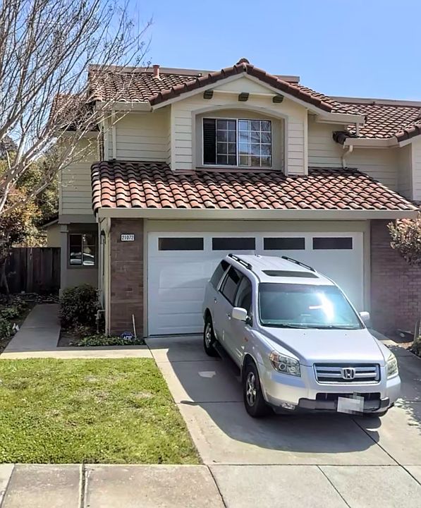2nd image of 21072 Greenwood Cir
