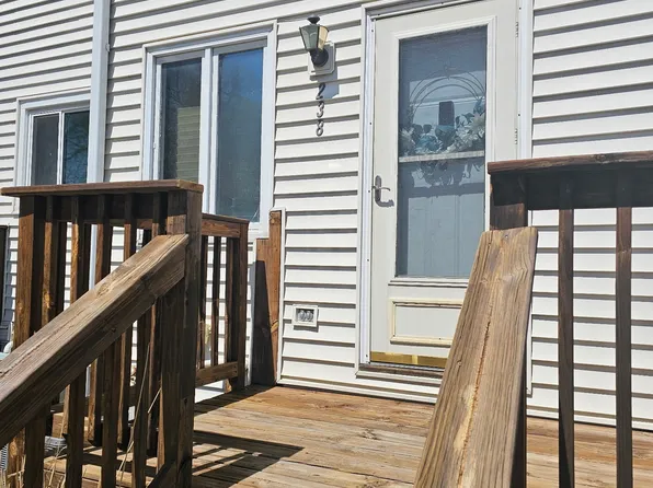 238 Holiday Cir #46, West Des Moines, IA 50265