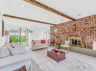 52 Regent St, Valley Stream, NY 11580