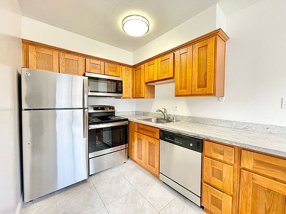 4th image of 1417 T St APT 8