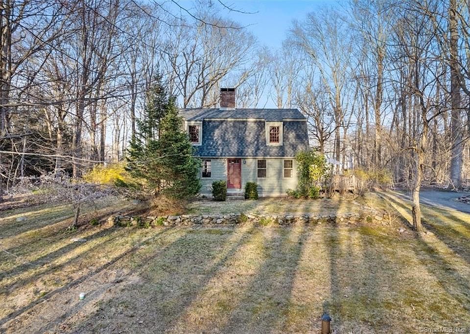 1st image of 39 Beechwood Dr