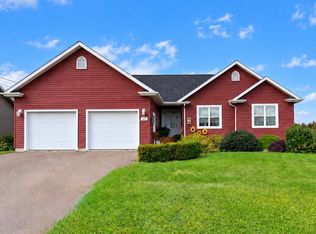 21 Hillside Meadows Dr, Cornwall, PE C0A 1H4