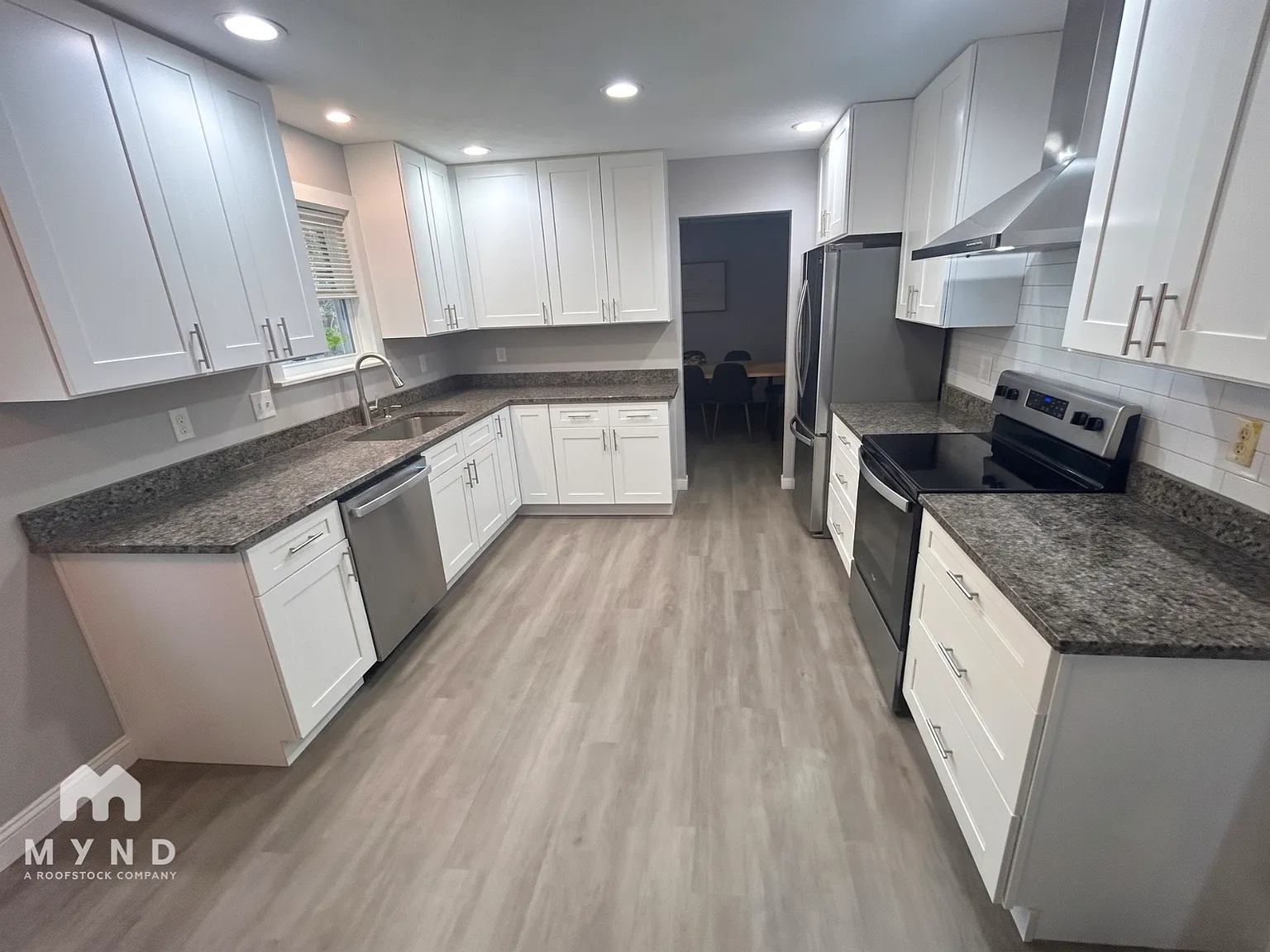 3 bed, 3.0 bath, 2229 sqft, $2,645 — Photo 4