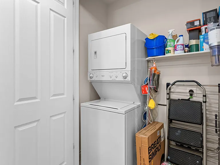 40 Madison St #303 — Photo 23