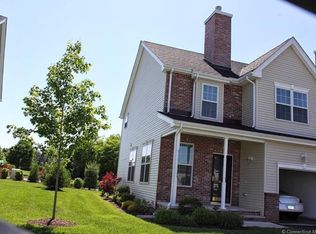 10 Rhodora Ter, Windsor, CT 06095