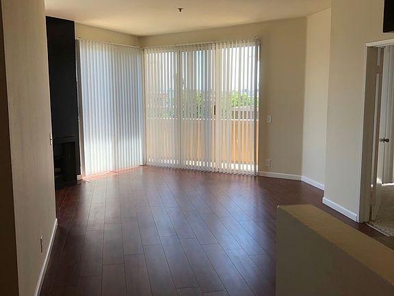 3rd image of 1229 N Sycamore Ave APT 315