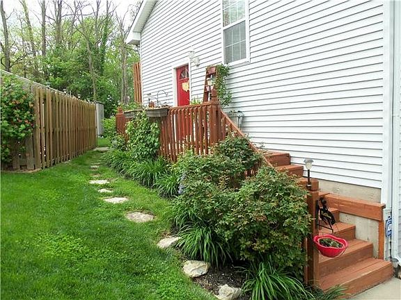 3rd image of 116 Basswood Ct