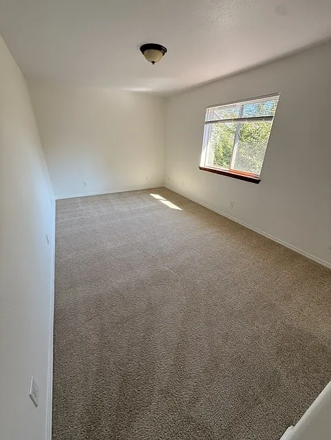 1554 Amethyst Street Southeast - 1 — Photo 4