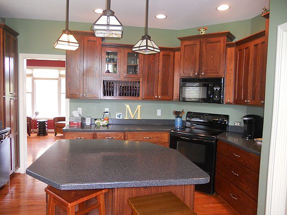 5th image of 522 Creek Side Dr