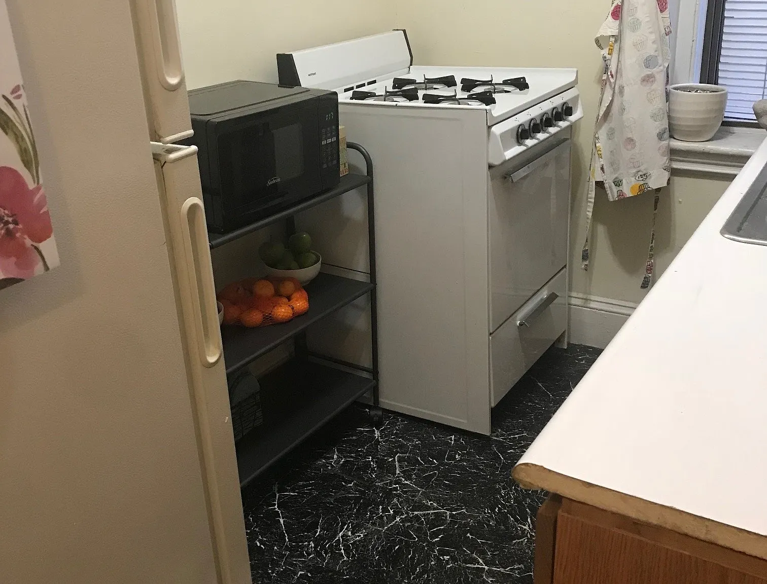 Studio, 1.0 bath, 420 sqft, $2,000 — Photo 4