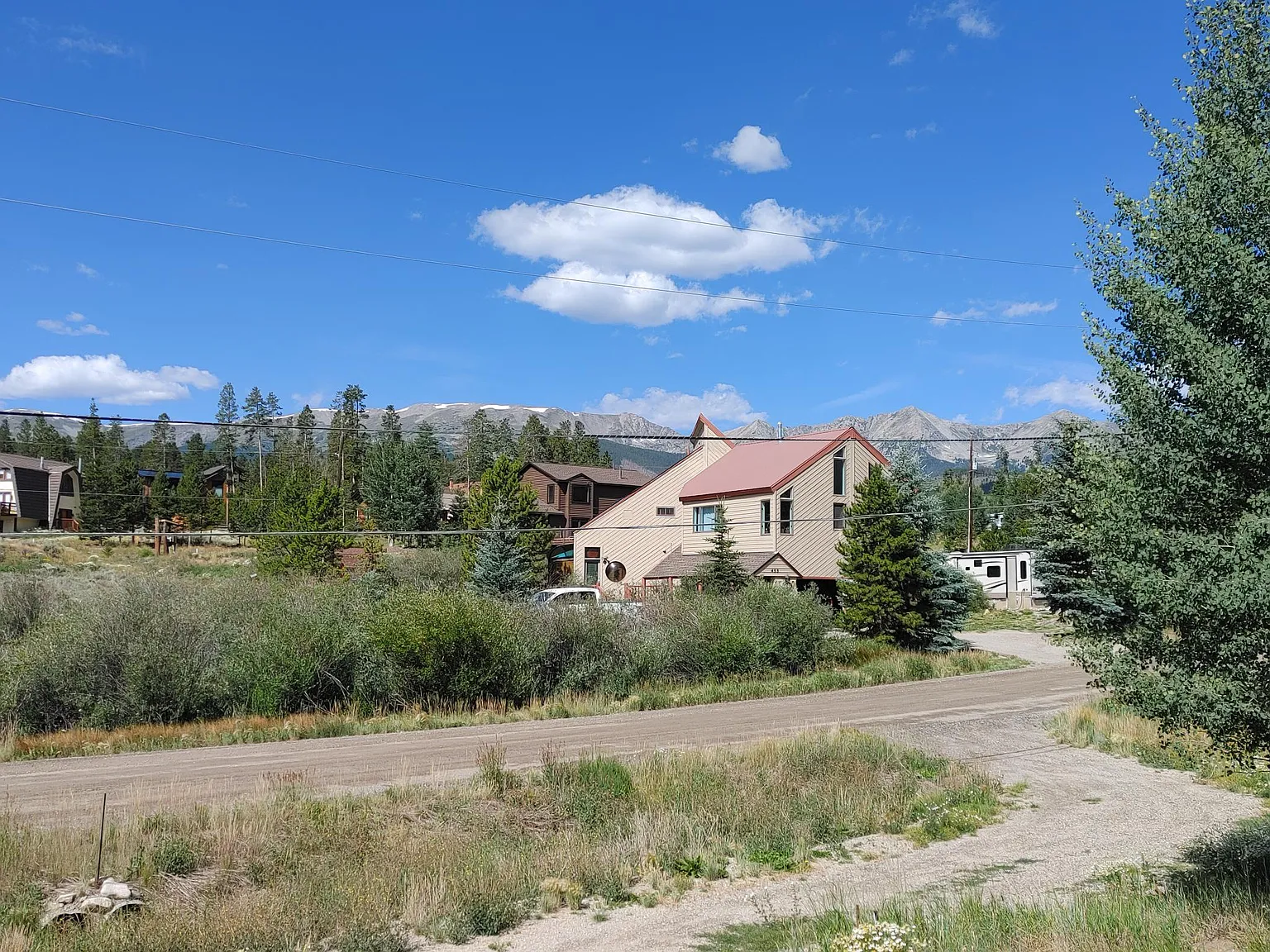 455 Delaware Dr — Photo 2