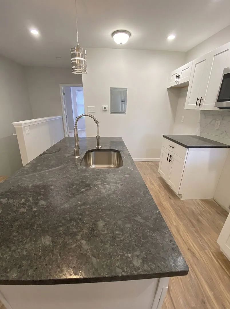 4327 Reno St. 2 bedroom, 2 bathroom House — Photo 3