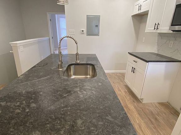 3rd image of 4327 Reno St